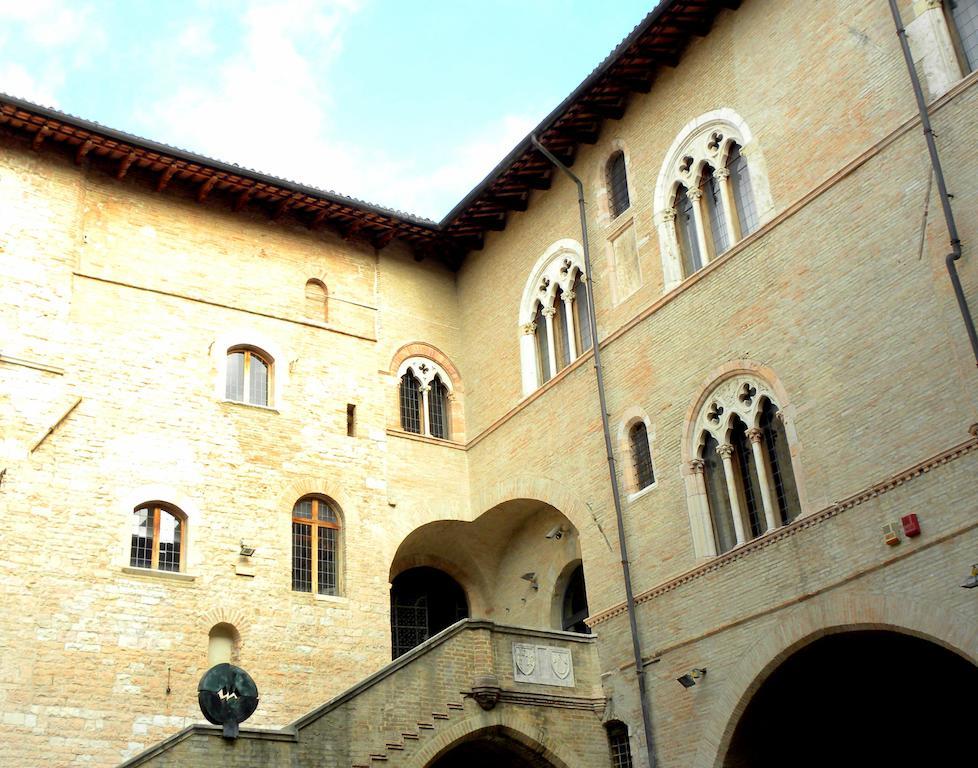 فولينيو Residenza Mazzini المظهر الخارجي الصورة