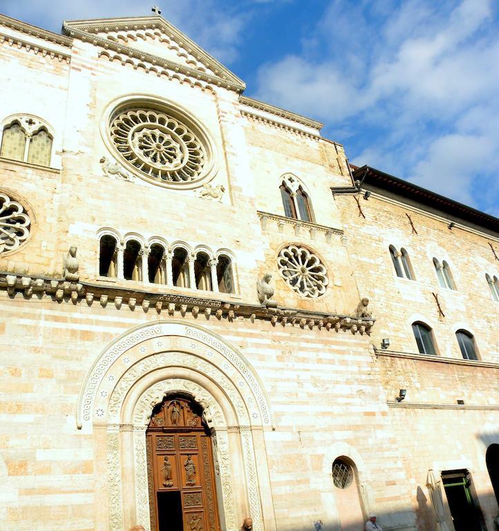 فولينيو Residenza Mazzini الغرفة الصورة